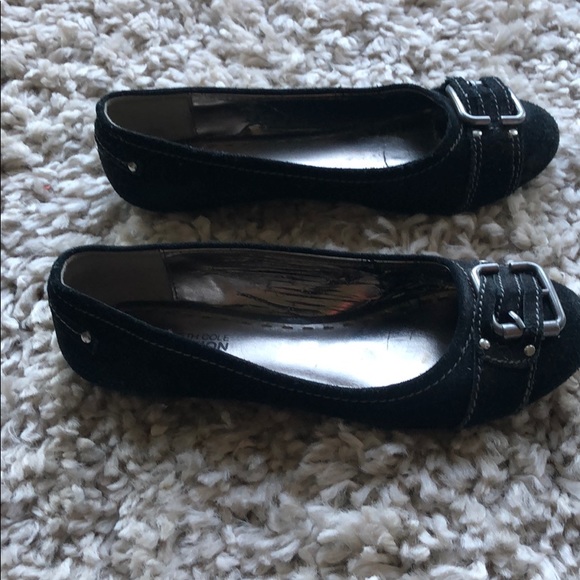 Kenneth Cole Reaction Black Flats - Picture 6 of 8